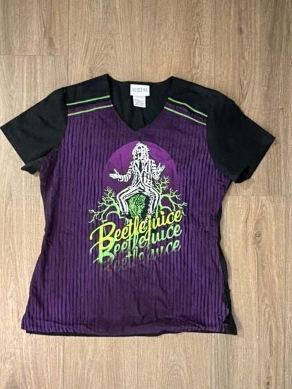 M Cherokee Tooniforms Beetlejuice Warner Bros. V-Neck Scrub Top